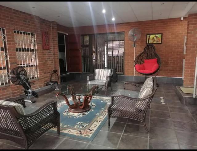 3 BEDROOM HOUSE FOR SALE IN ARBORETUM